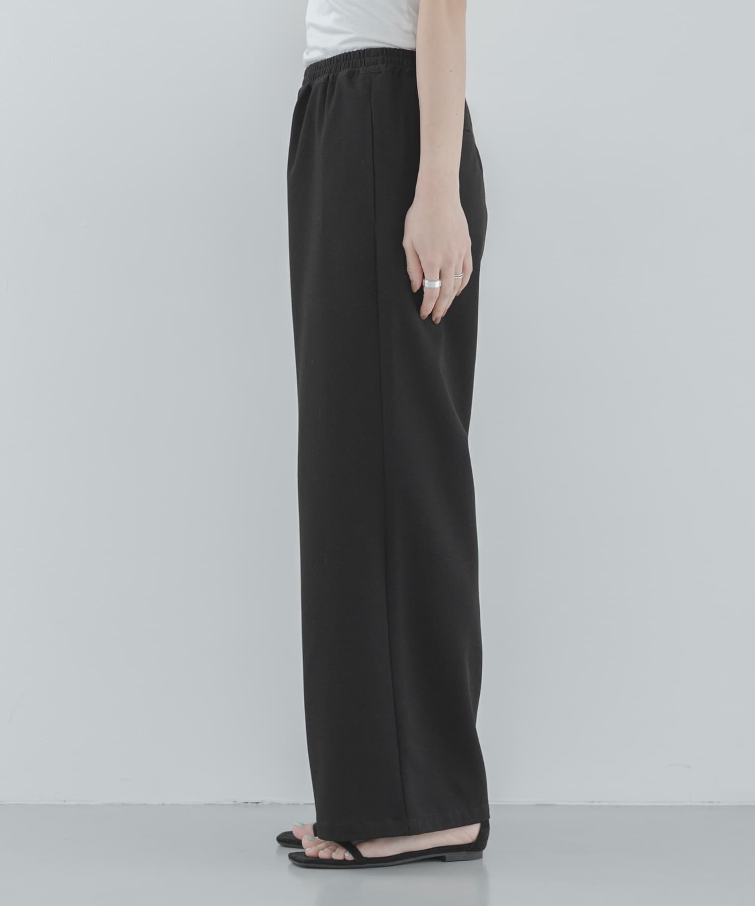 身長：167cm サイズ：38