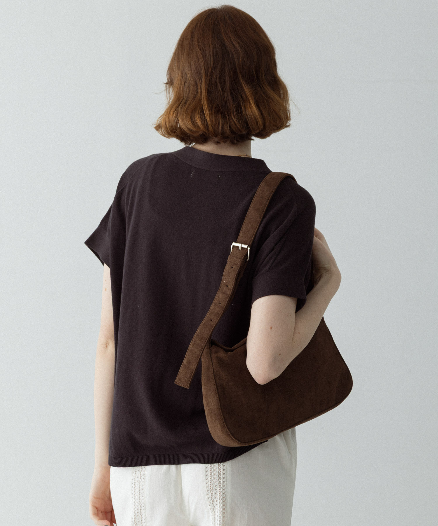 ダークブラウン