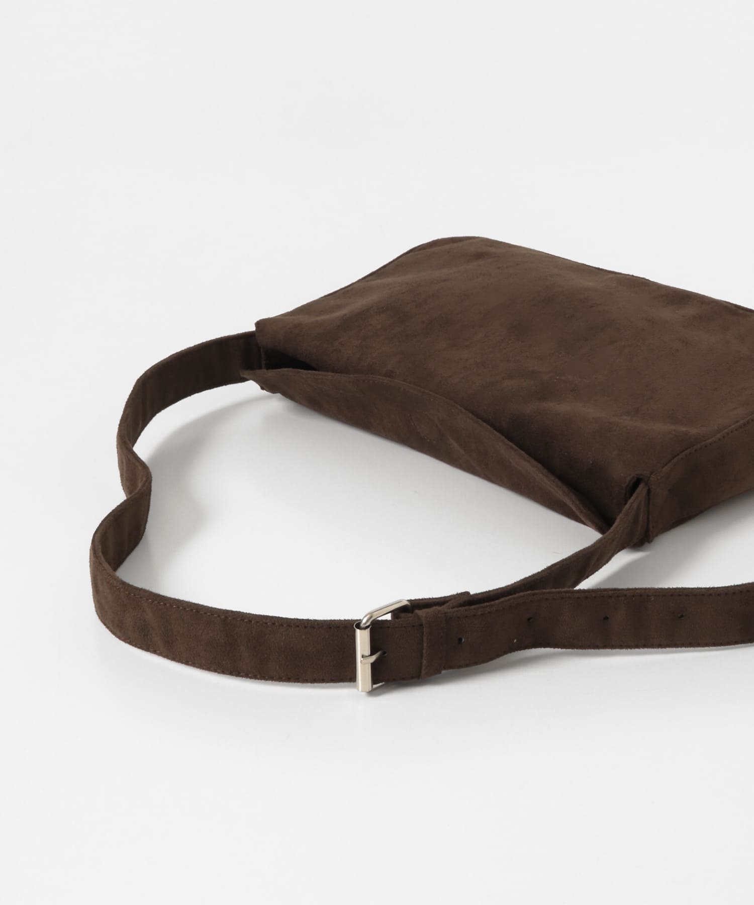 ダークブラウン