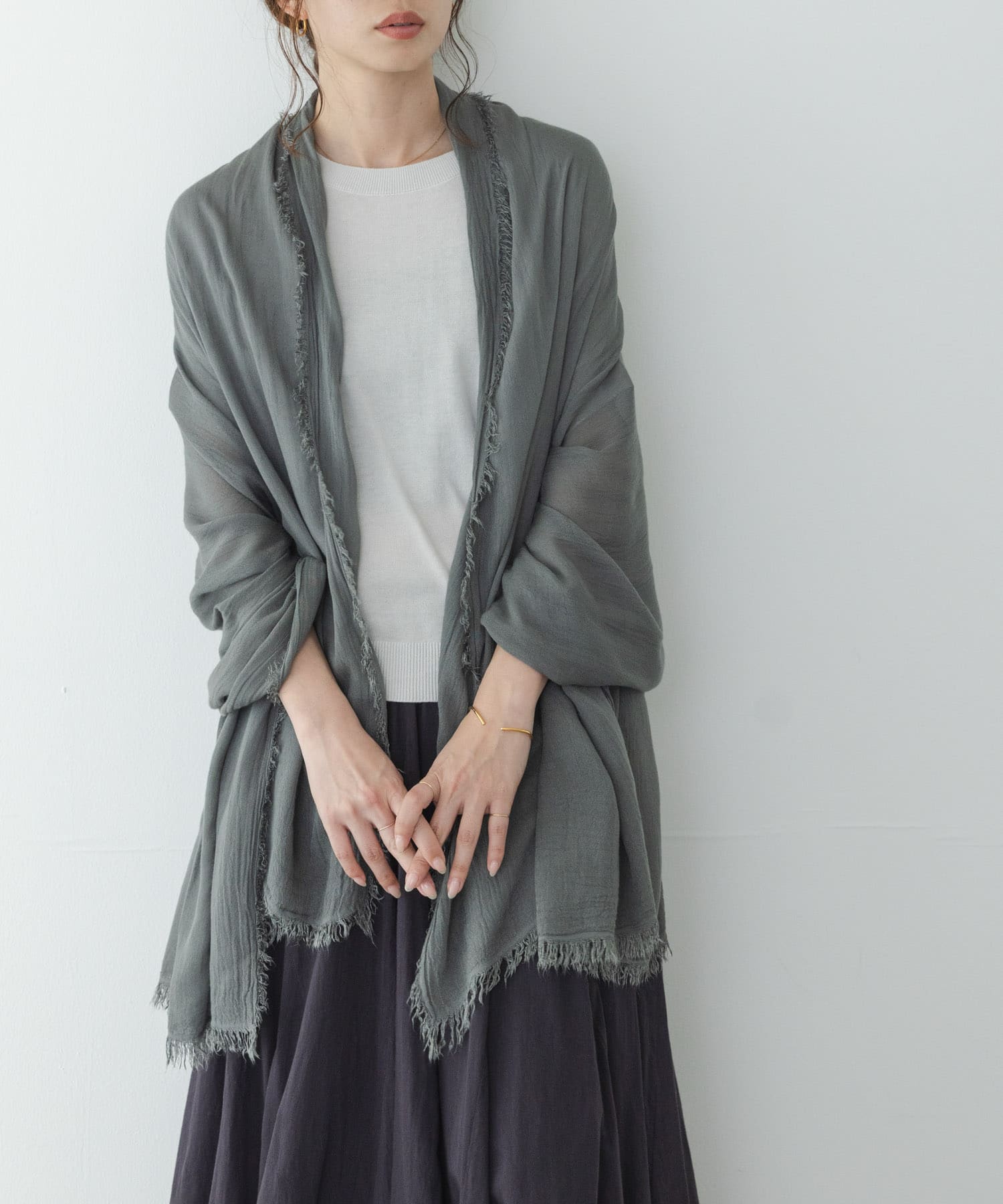 イタリア製なめらかレーヨンストール グレー One