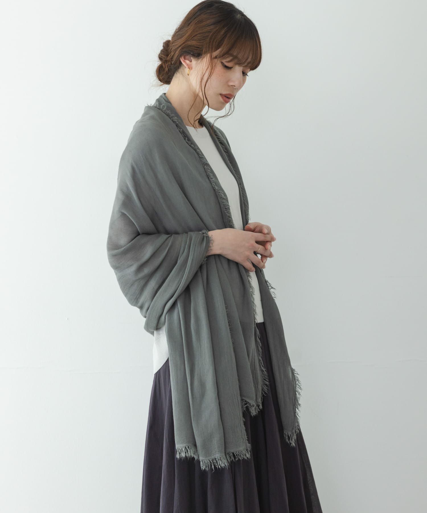 イタリア製なめらかレーヨンストール グレー One