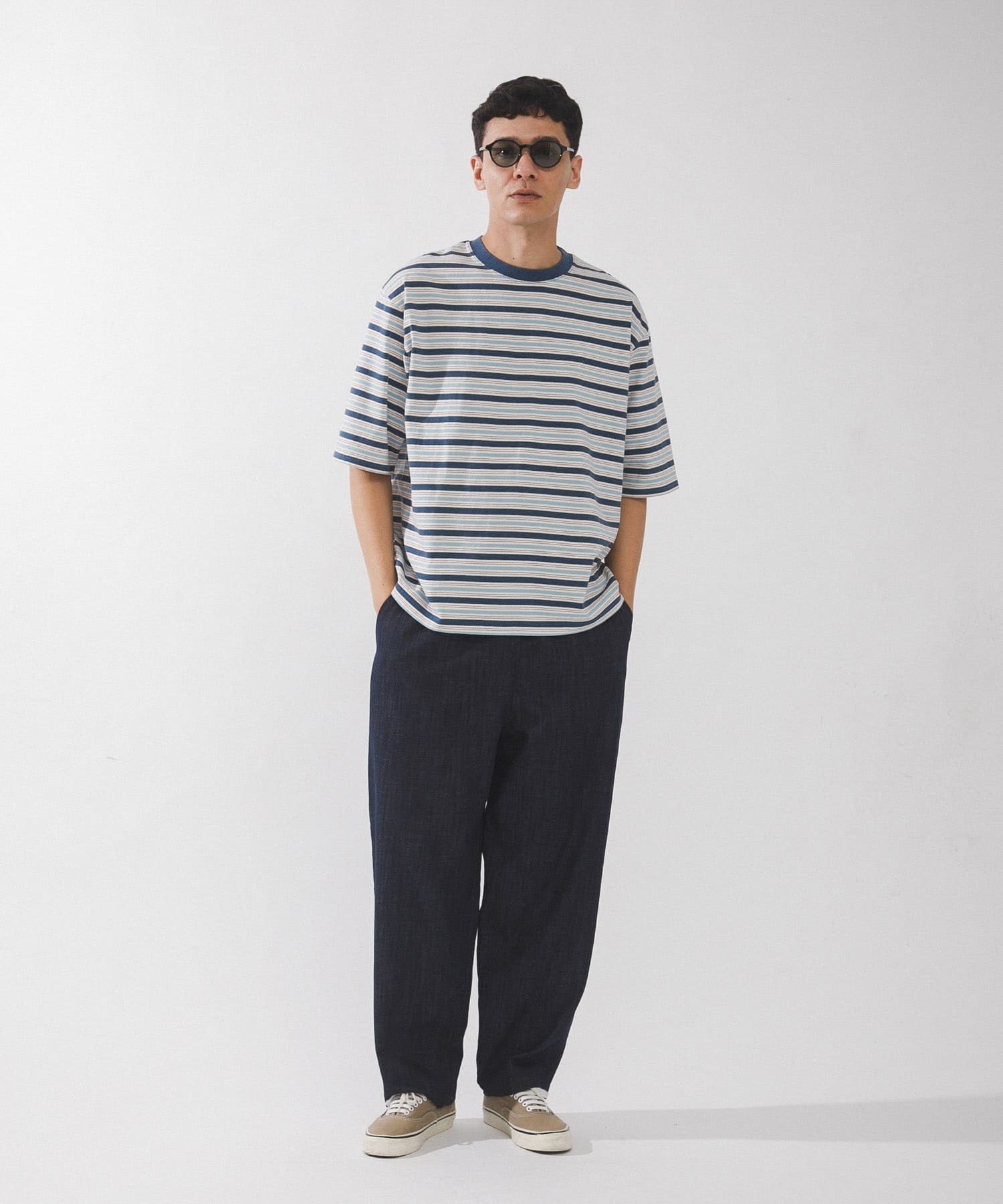 ブルー