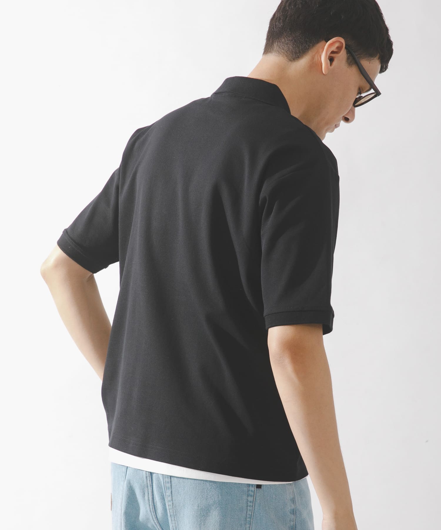 ブラック