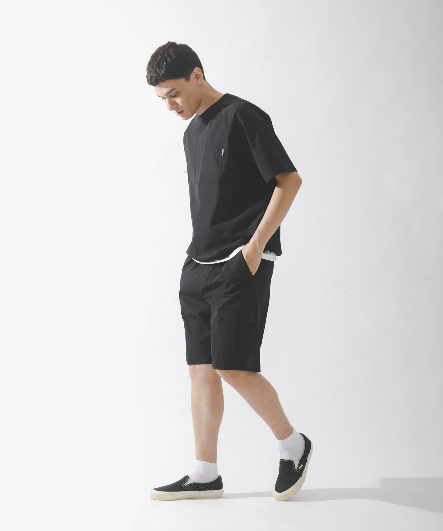 ブラック