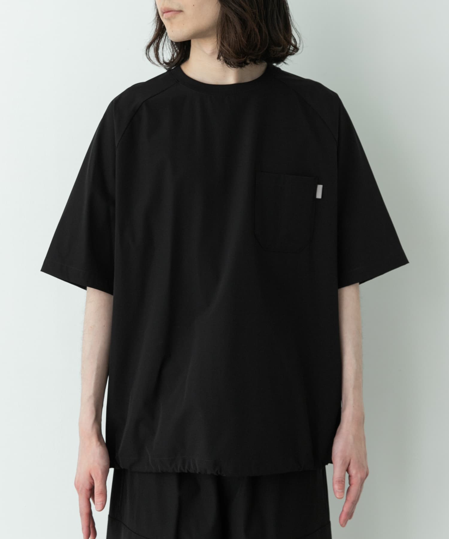 ブラック