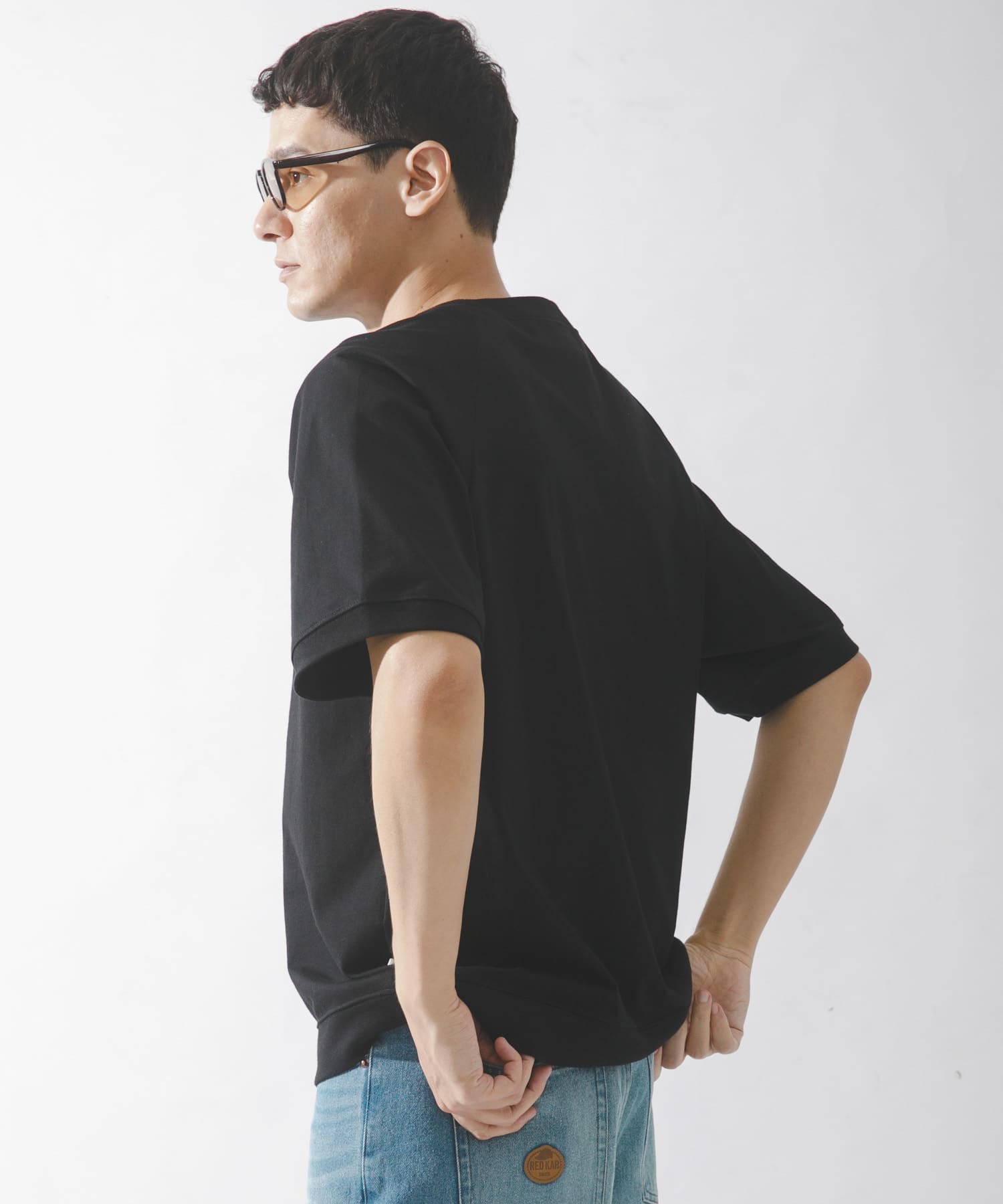 ブラック
