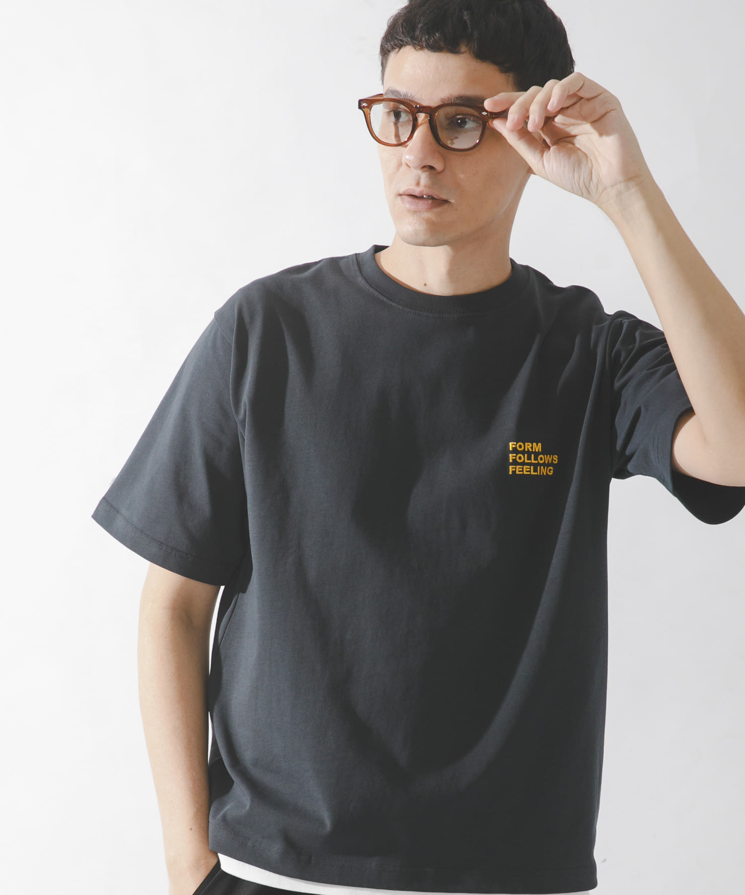 ワンポイント刺繍ショートスリーブTシャツ