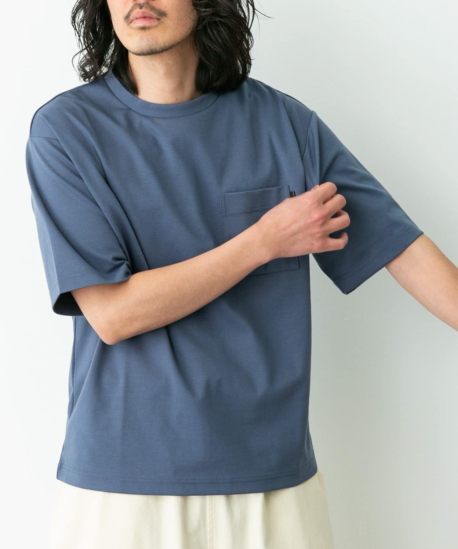 ブルー