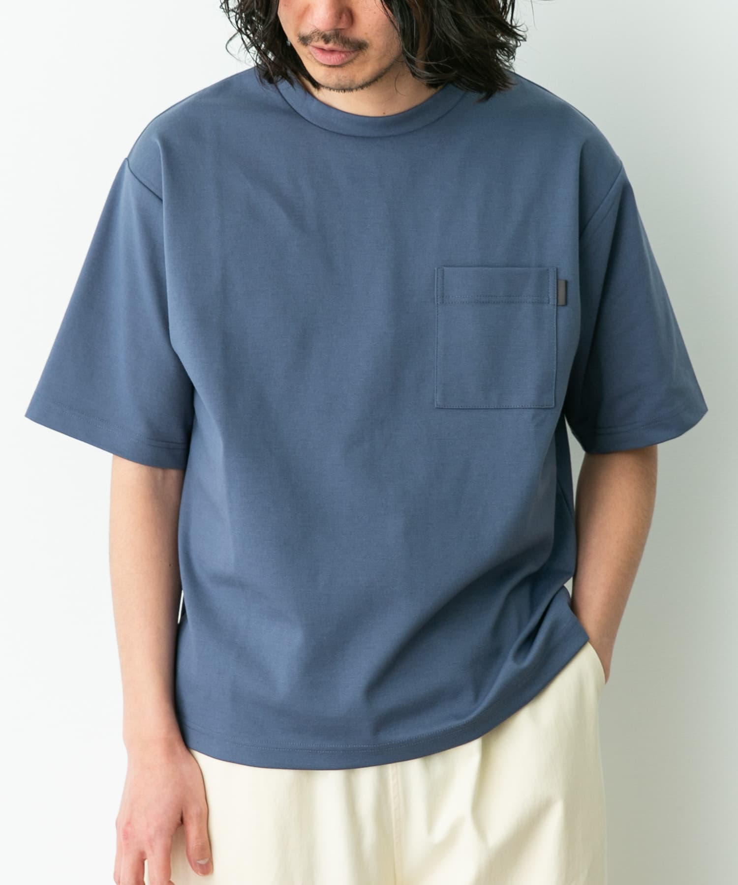 ブルー