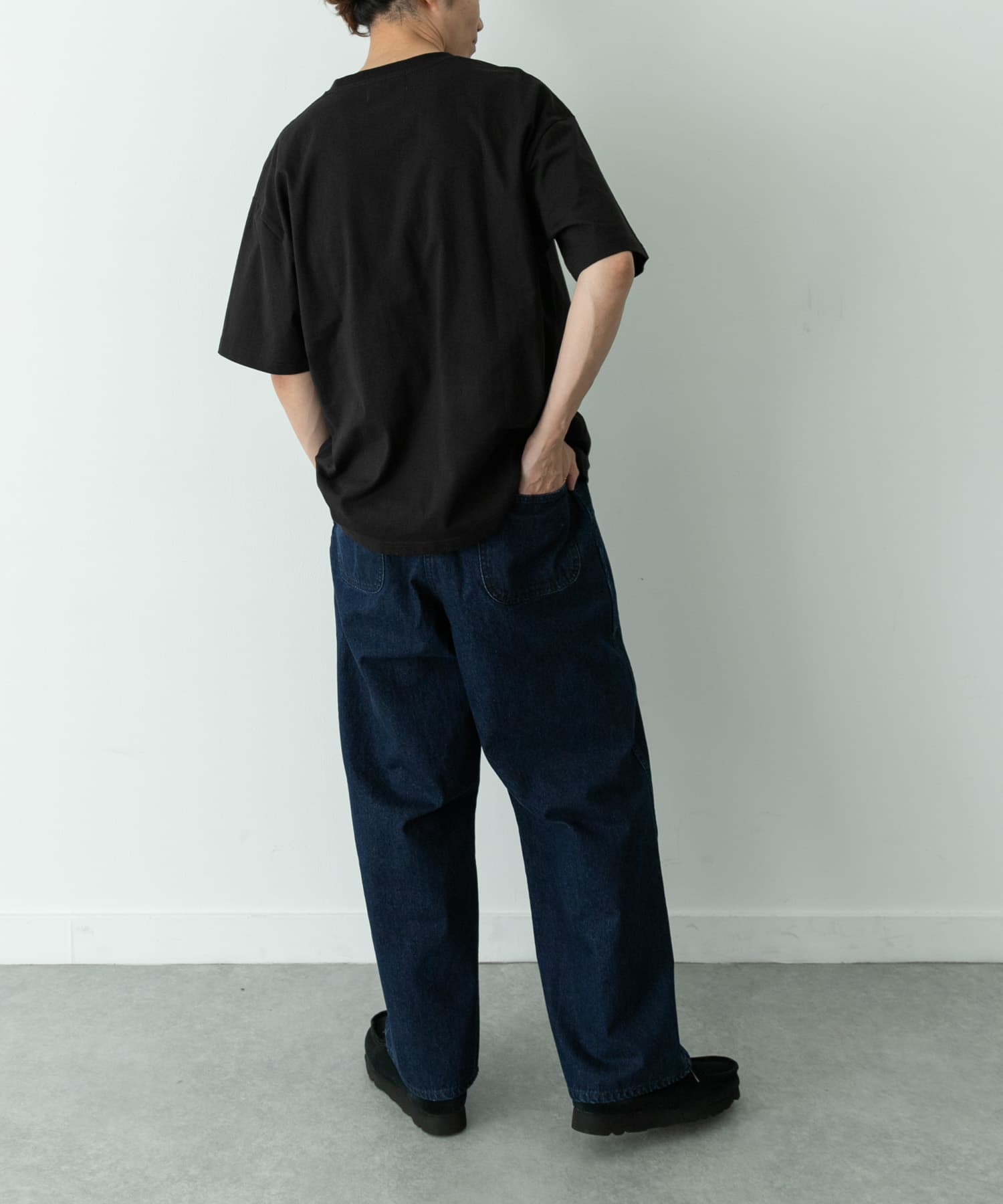 ブラック