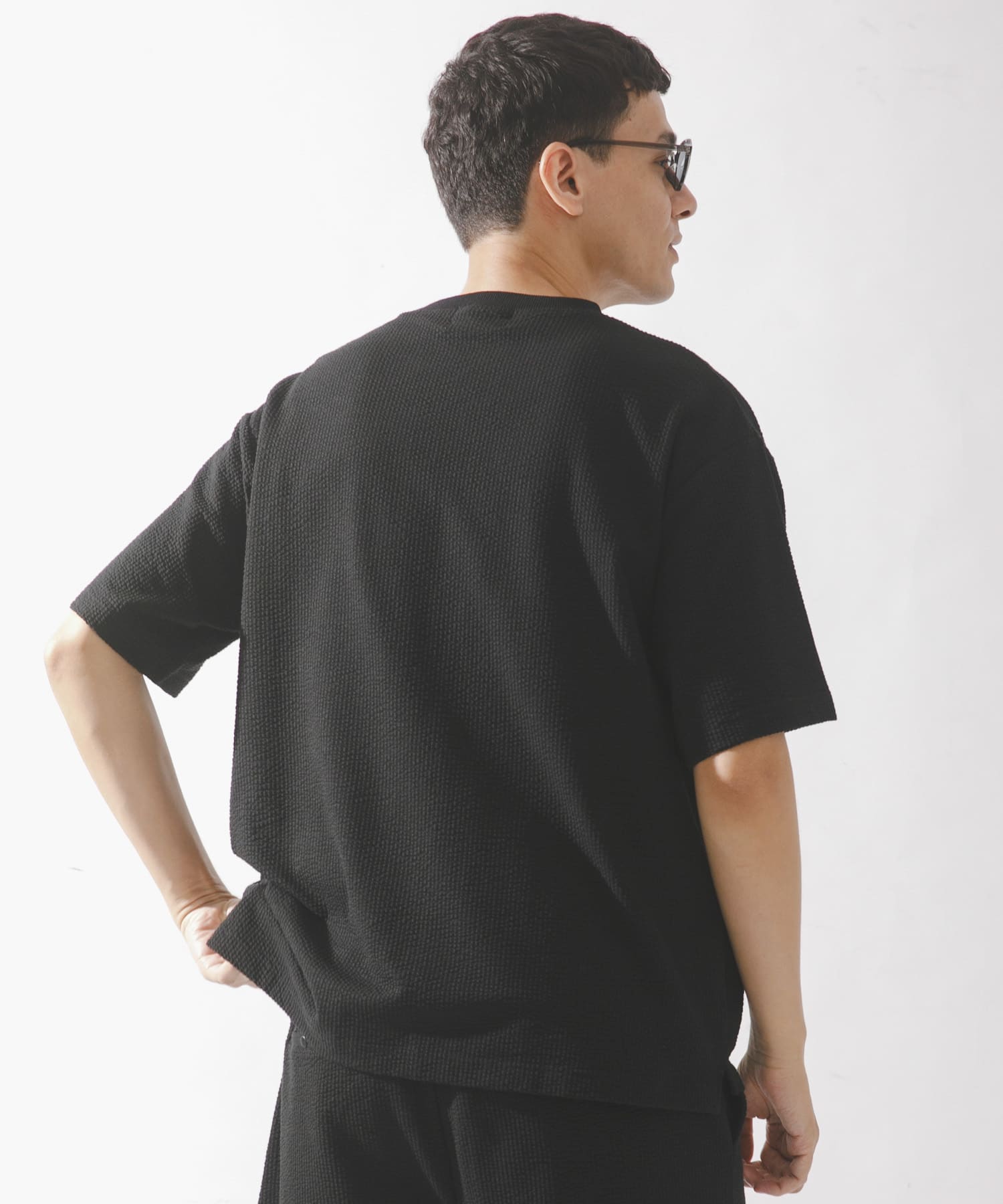 ブラック