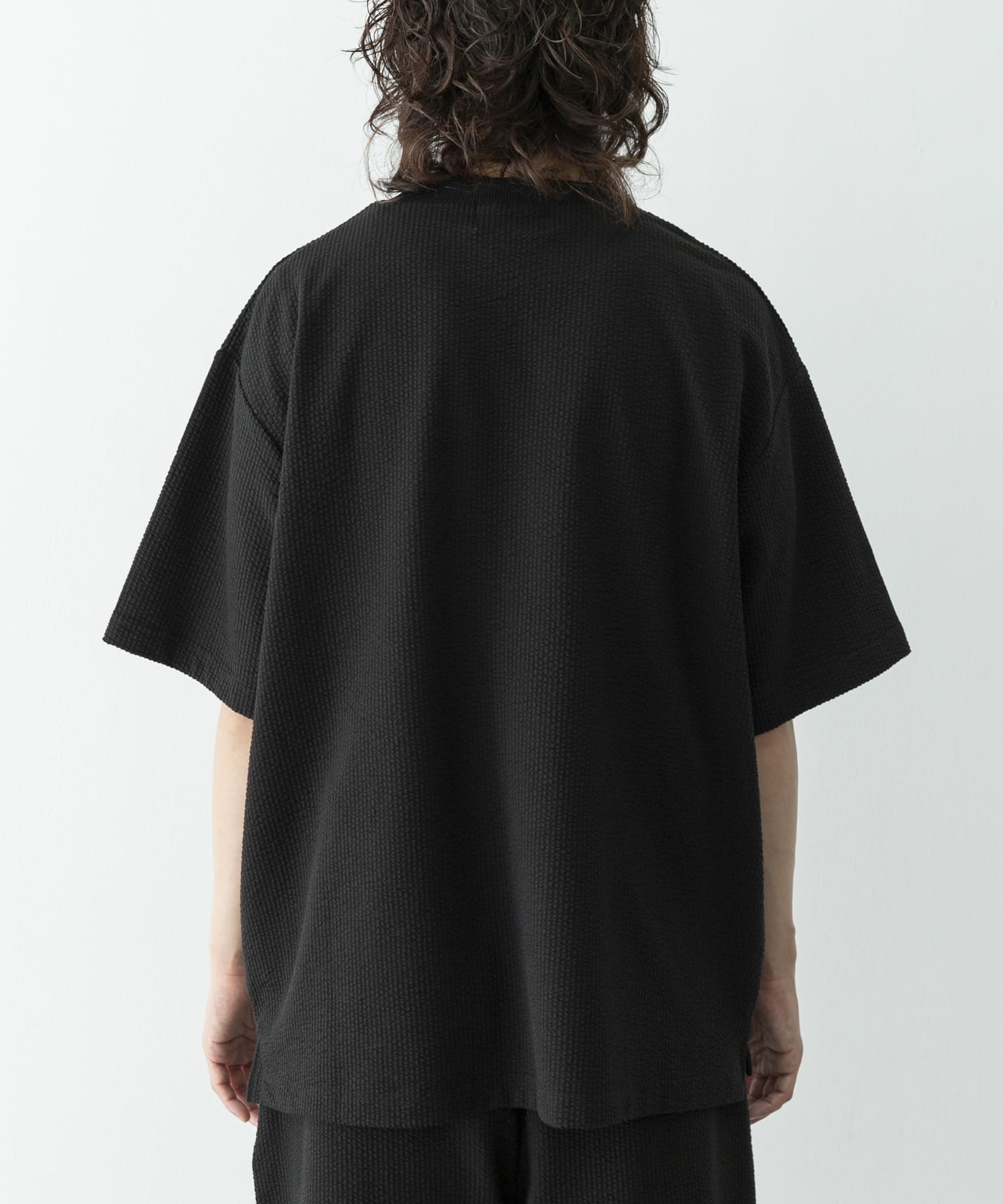 ブラック