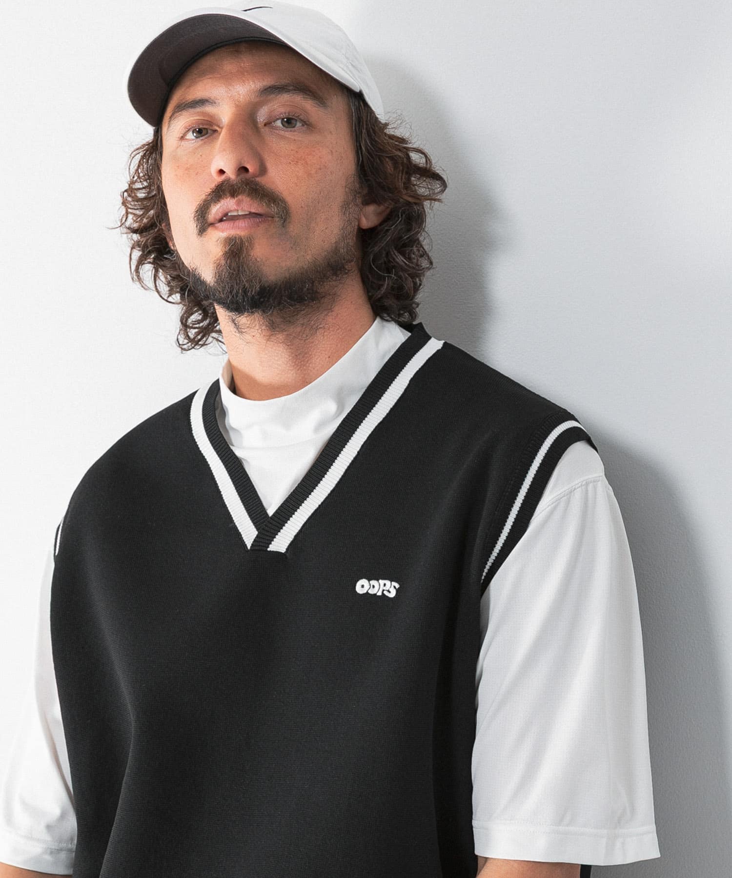 OOPS　ニットベスト