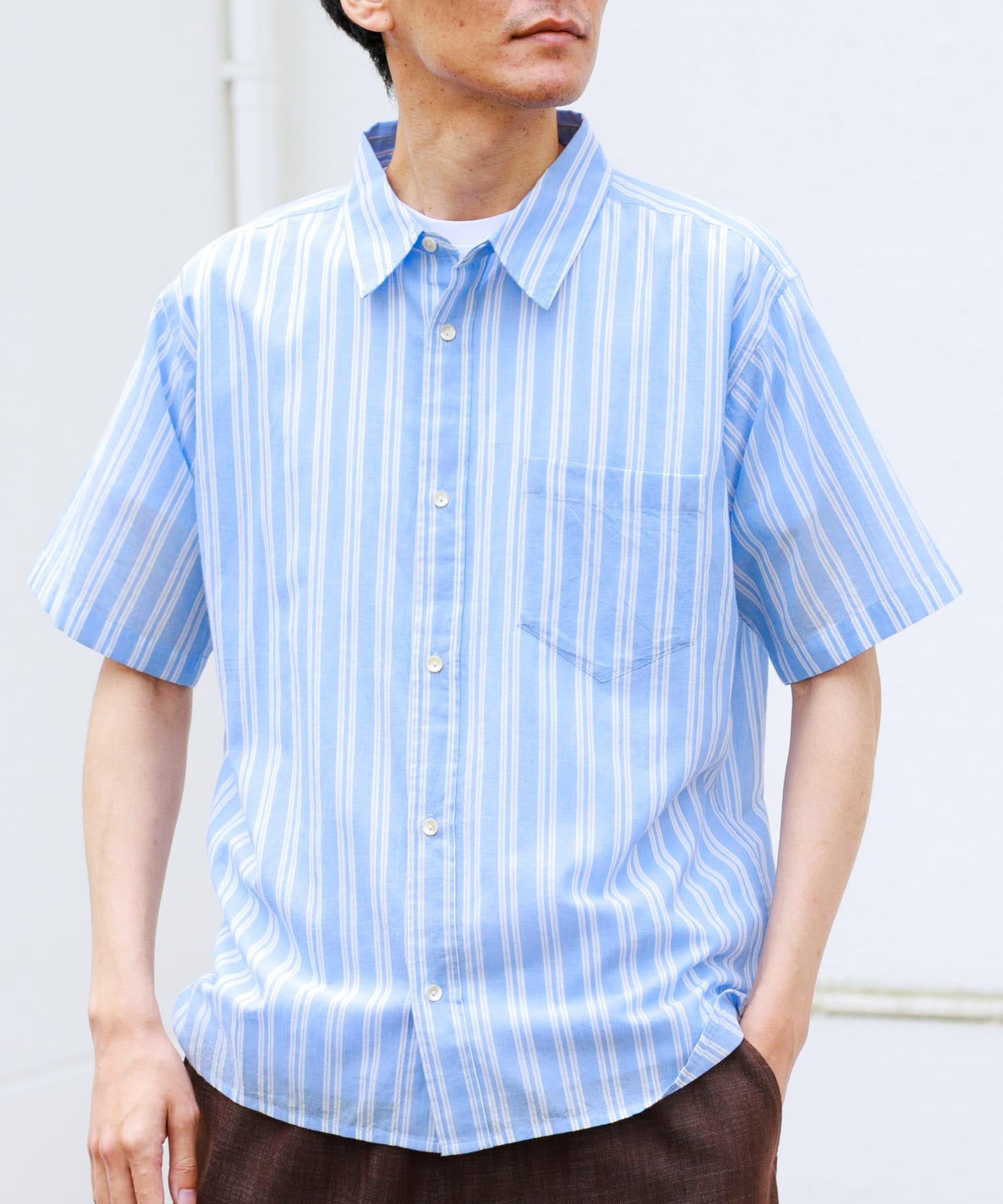 ブルー