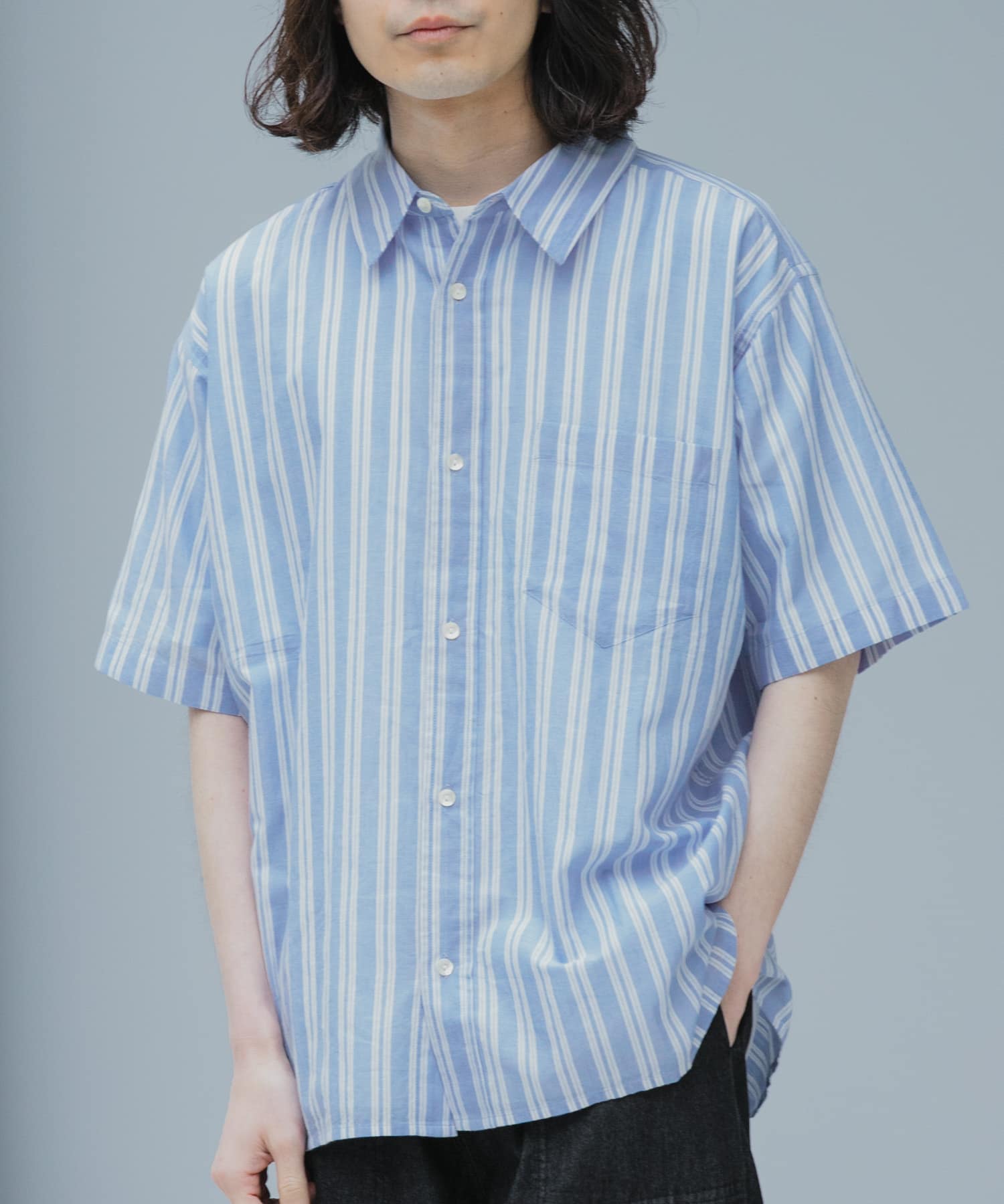 ブルー