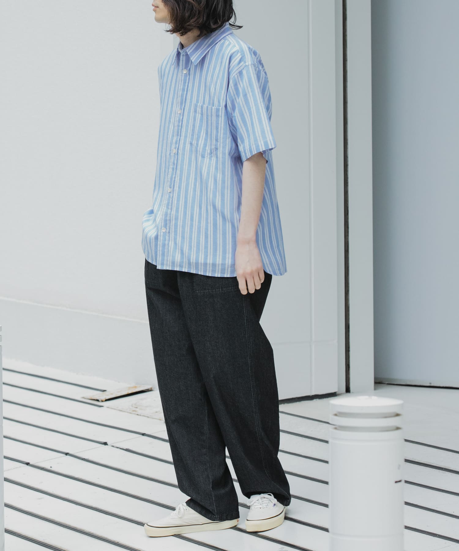 ブルー