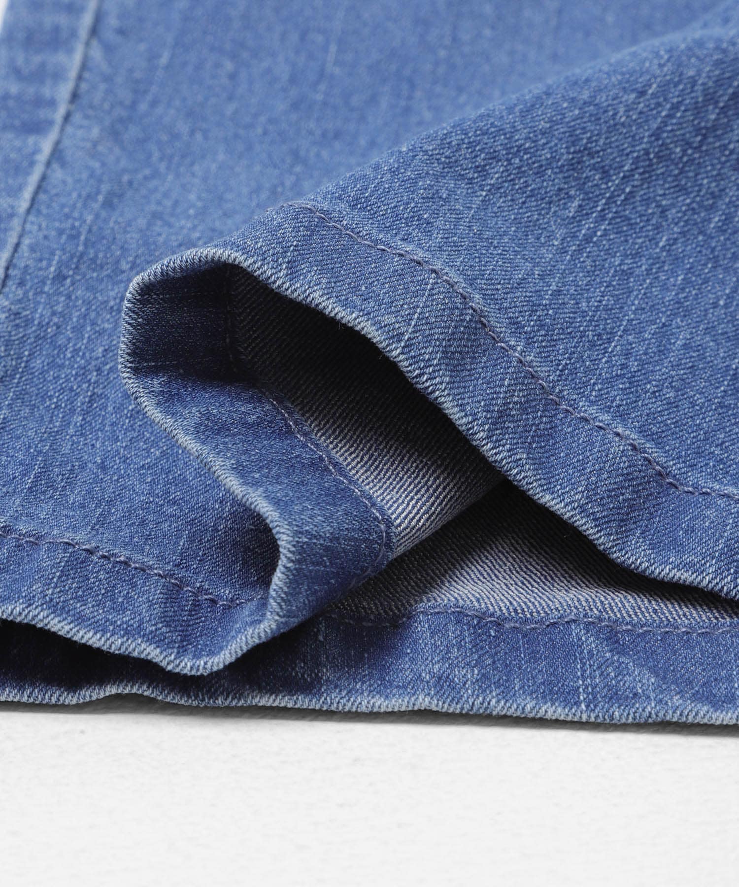 ライトインディゴ