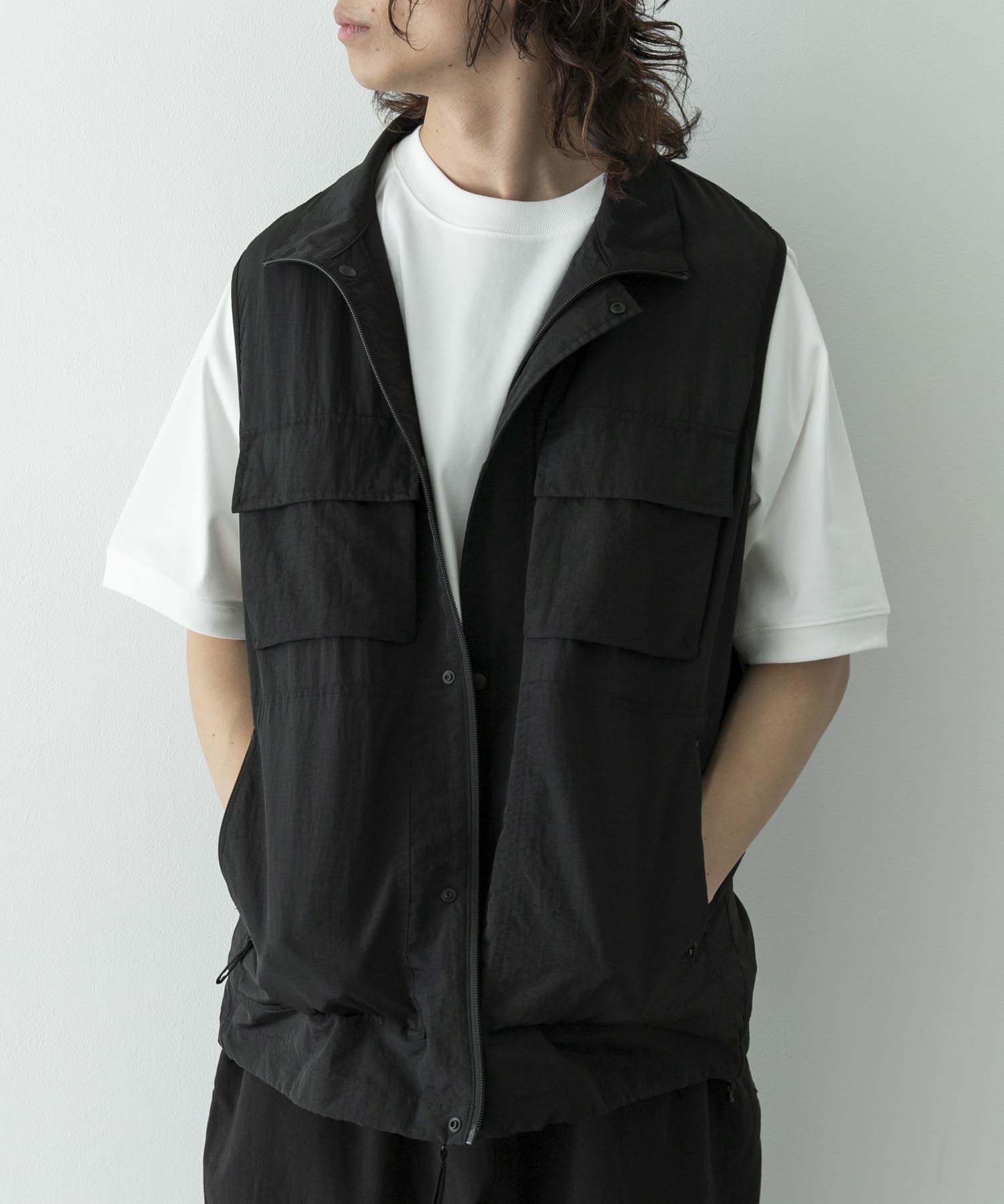 身長：179cm 体重：63kg サイズ：L