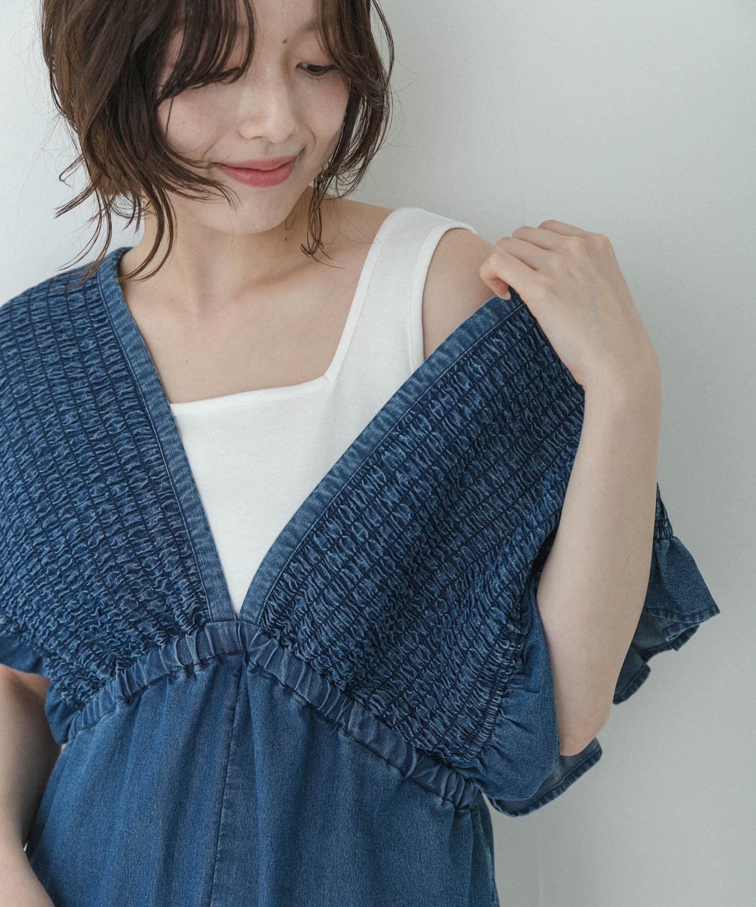 『UR TECH』スクエアネックタンクトップ