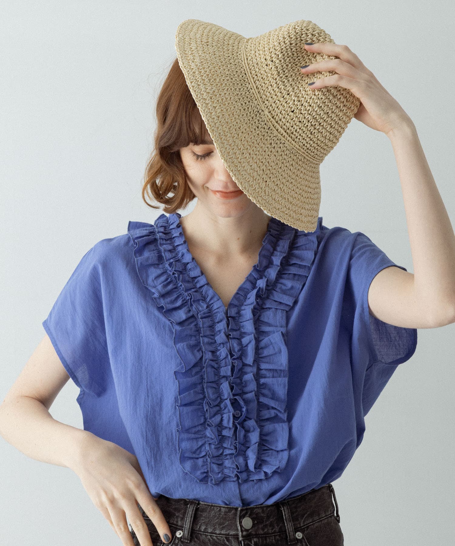 Vネックフリルカラーブラウス