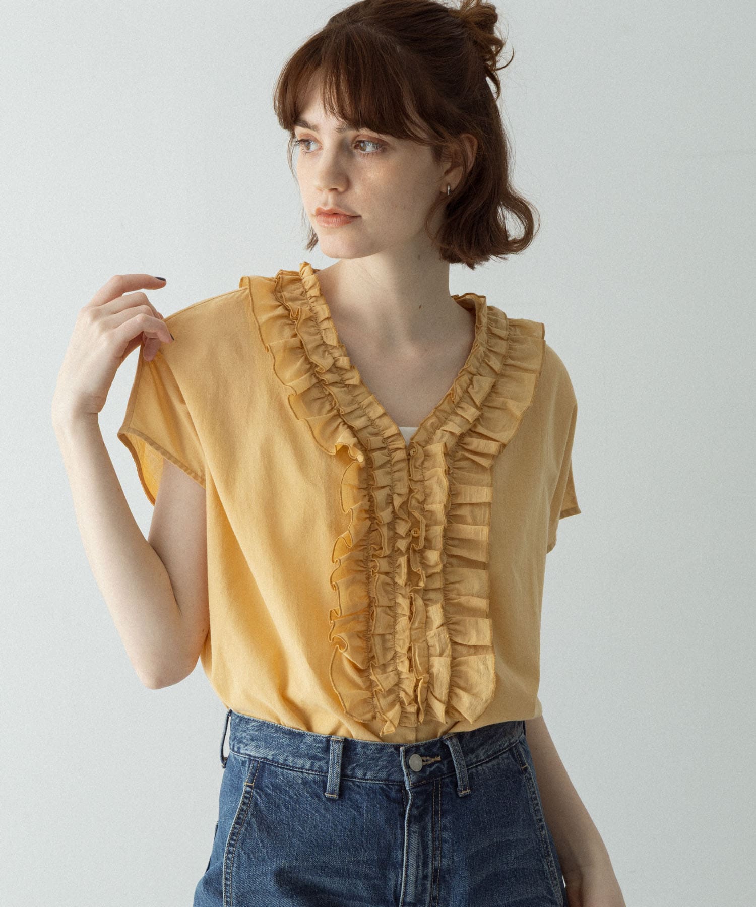 Vネックフリルカラーブラウス