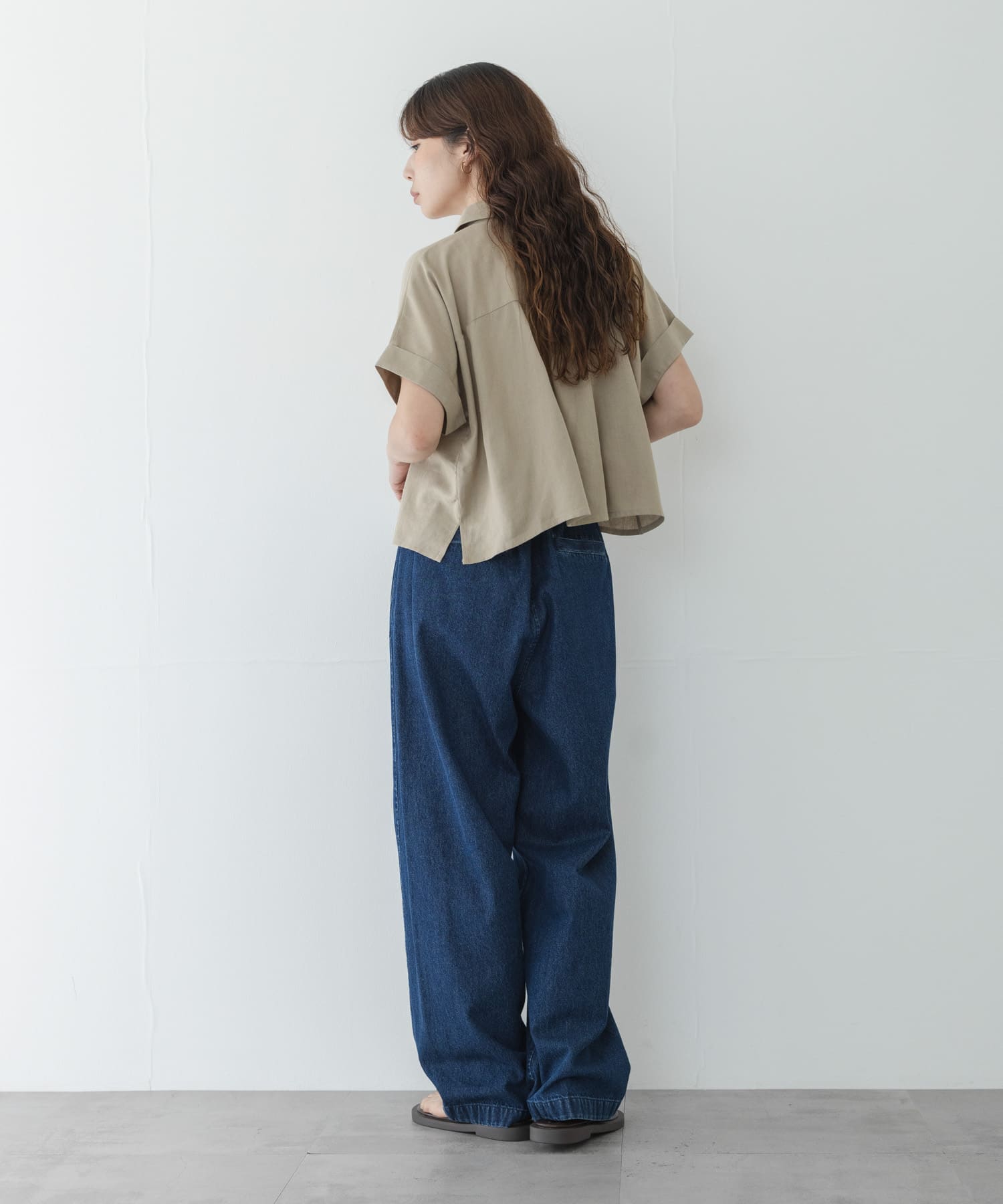ベージュ