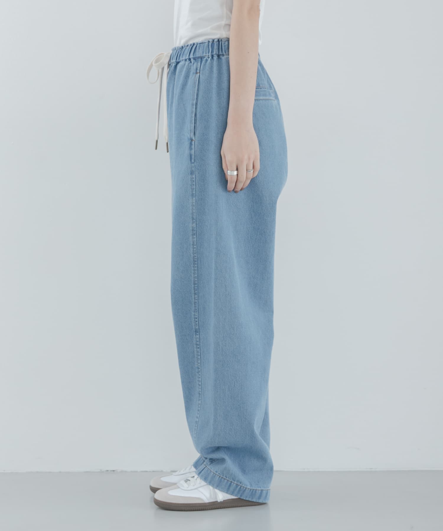 身長：167cm サイズ：38