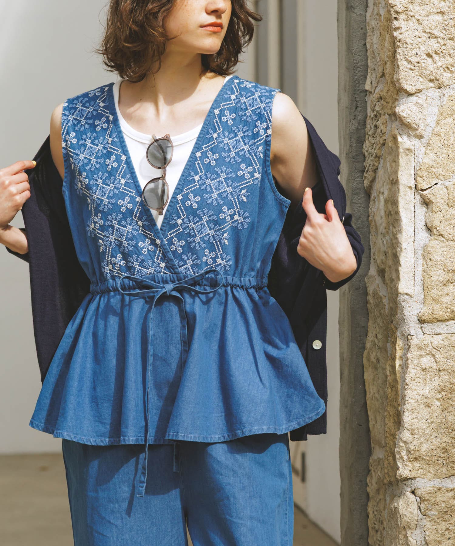 クロス刺繍ペプラムサロペット(36 L.インディゴ): ボトム｜URBAN