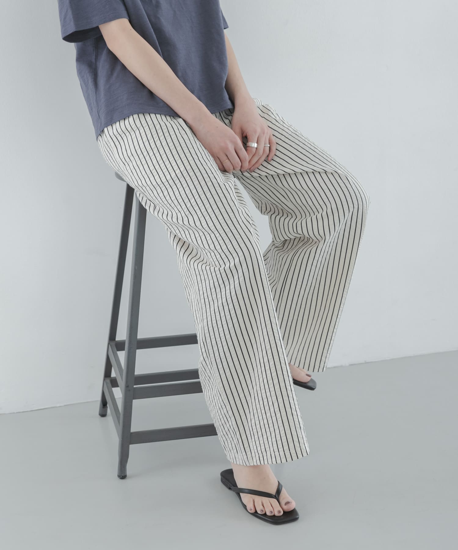 ストライプセミワイドイージーパンツ