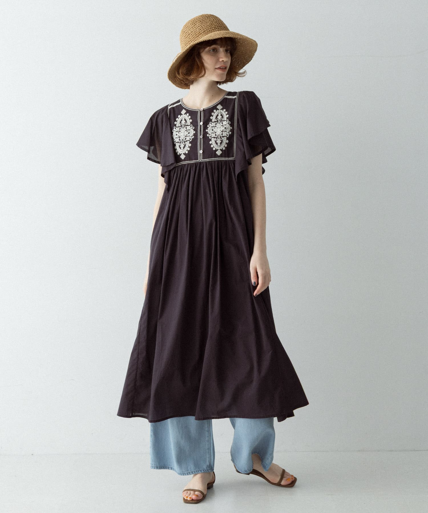 スパンコールエンブロイダリーワンピース