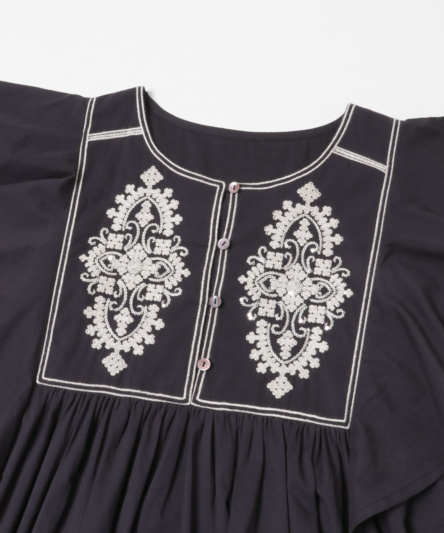 スパンコールエンブロイダリーワンピース ブラック Free