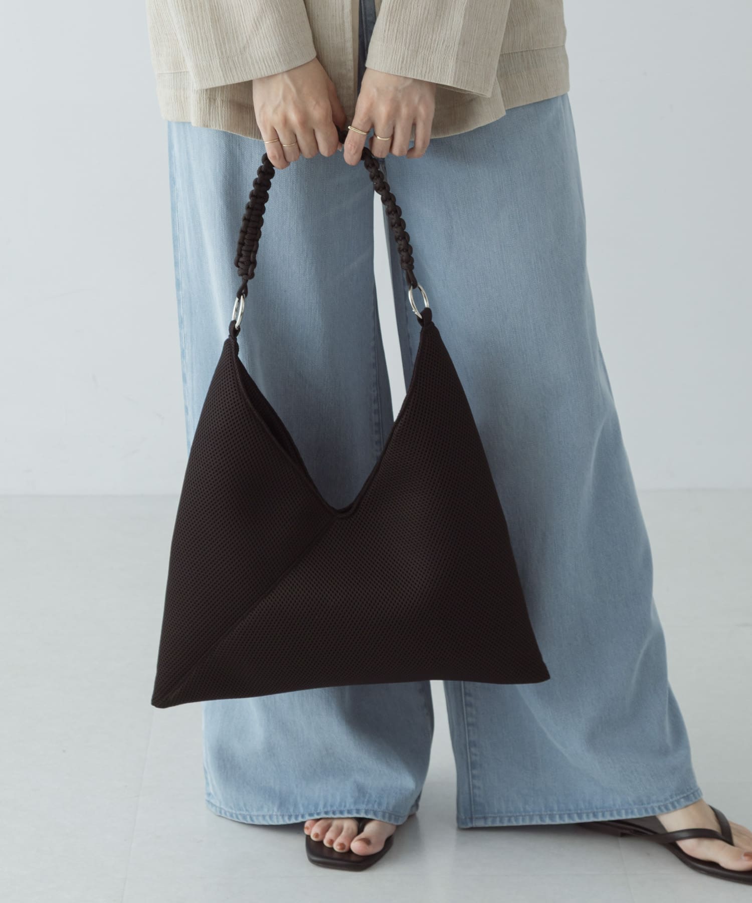 メッシュトライアングルバッグ