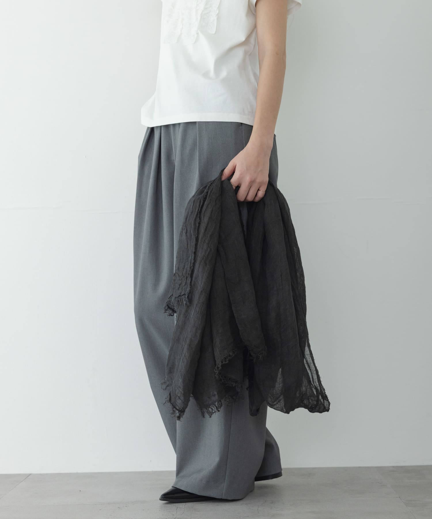 イタリア製リネンストール ブラック One