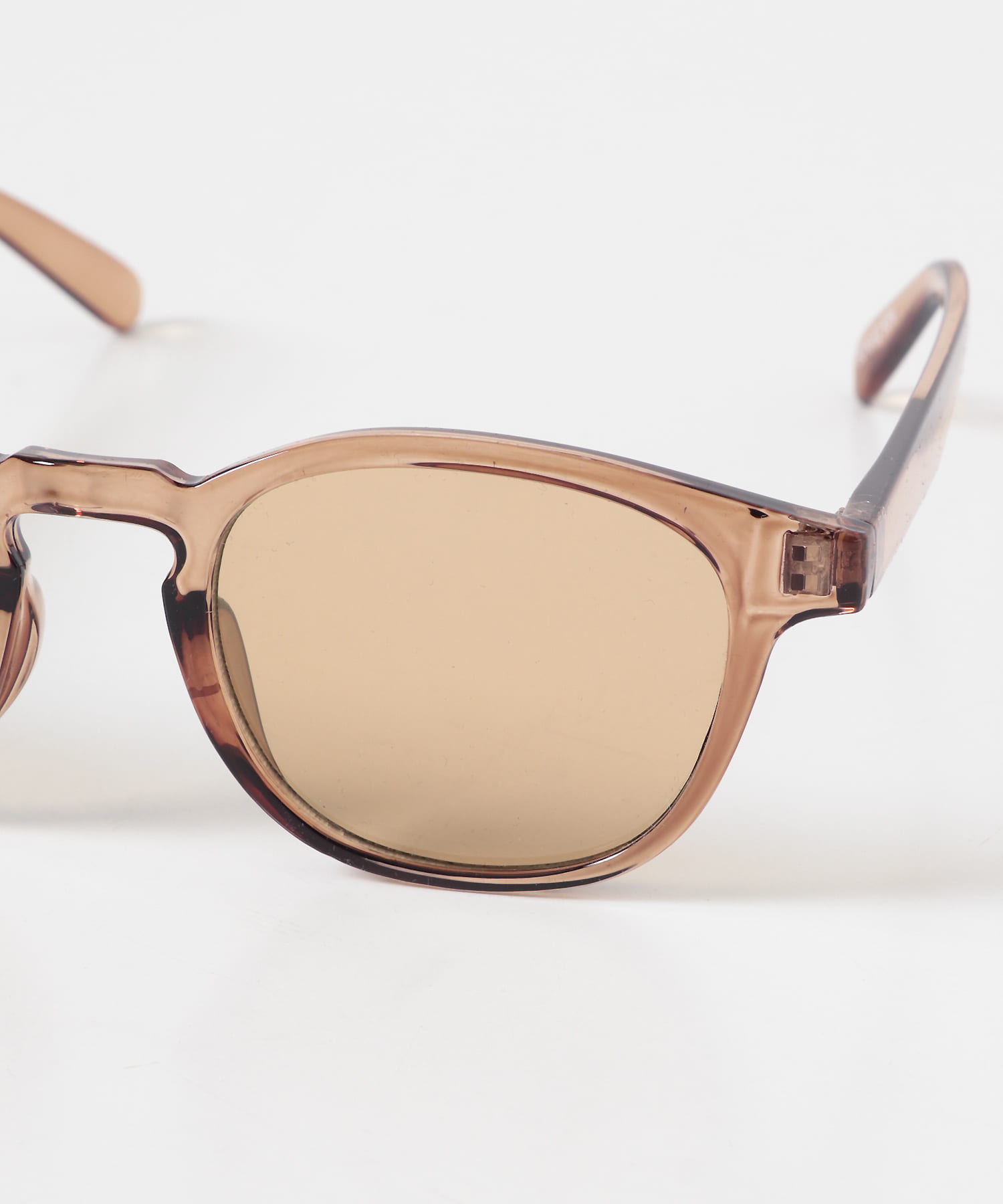 ライトブラウン