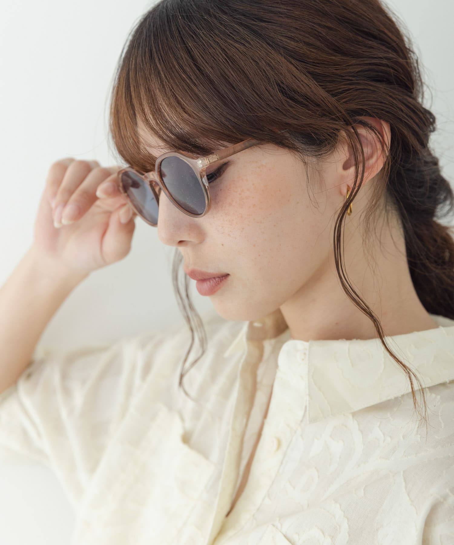 ベージュ