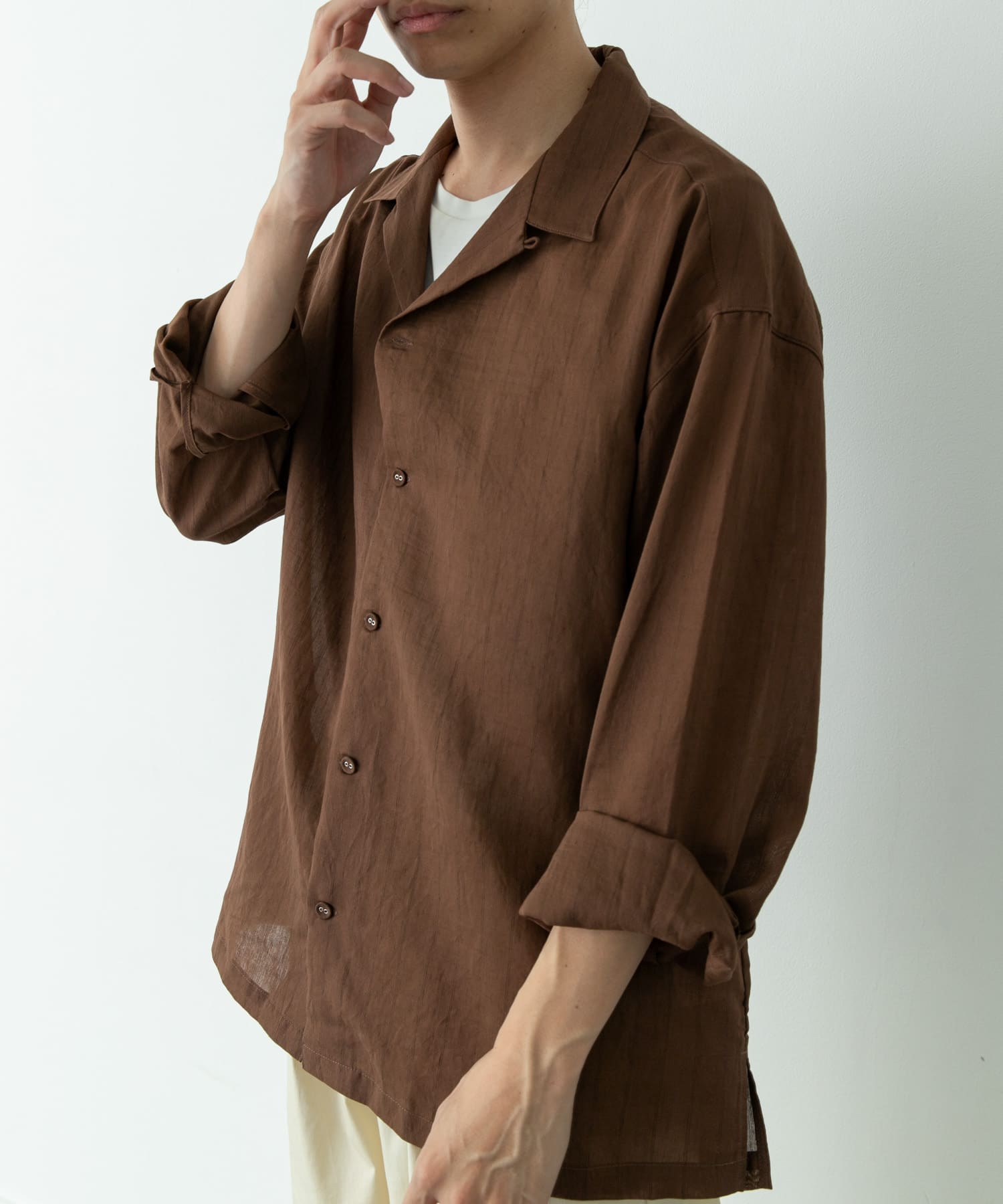 身長 : 179cm 体重 : 63kg 着用サイズ : L