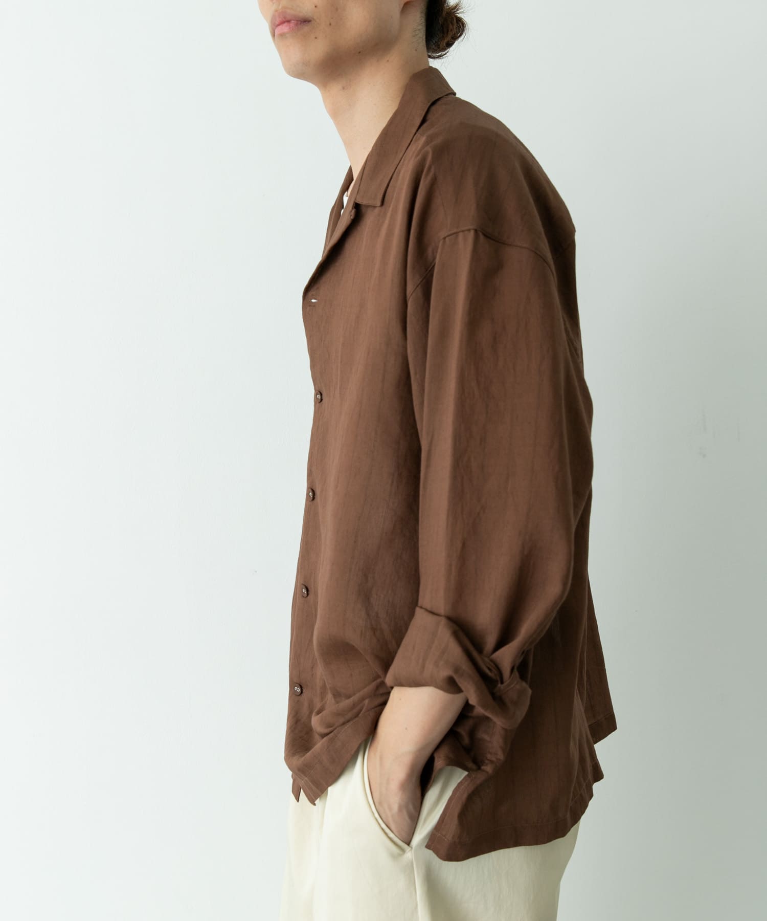 身長 : 179cm 体重 : 63kg 着用サイズ : L