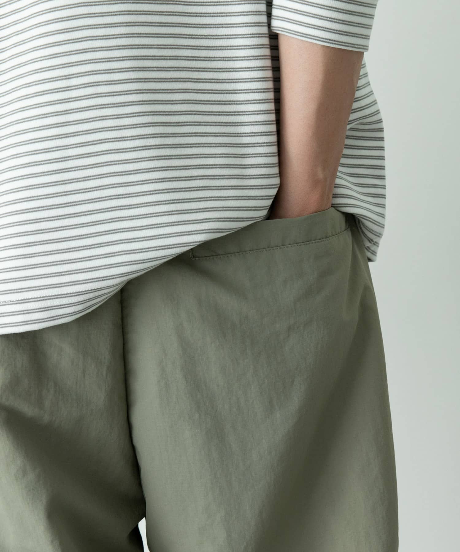 身長 : 179cm 体重 : 63kg 着用サイズ : L
