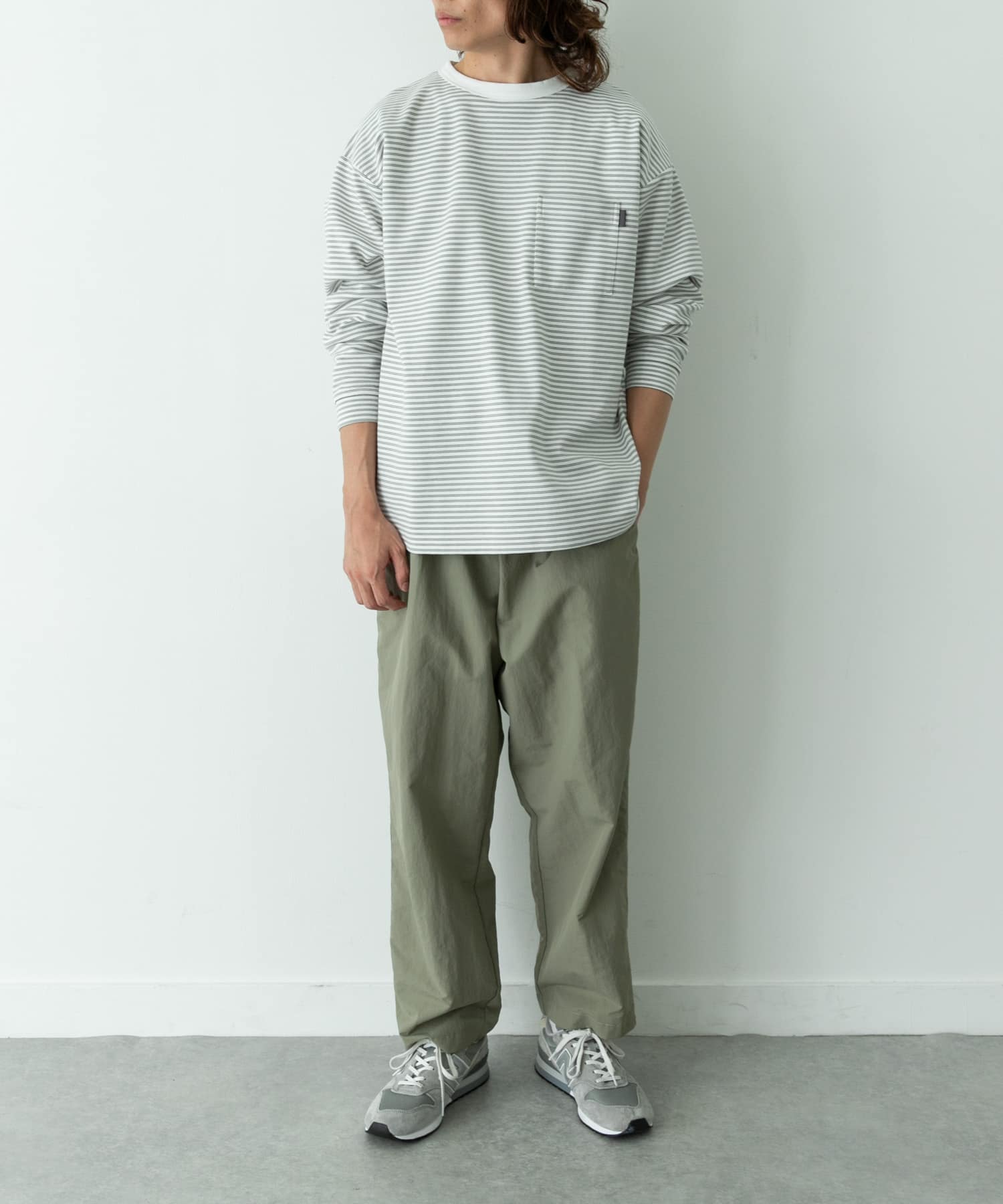 身長 : 179cm 体重 : 63kg 着用サイズ : L