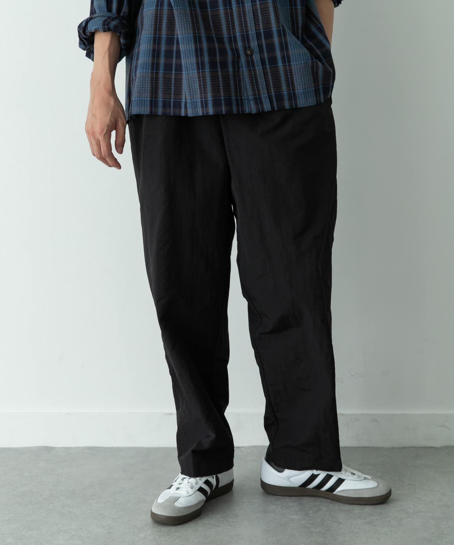 身長 : 179cm 体重 : 63kg 着用サイズ : L