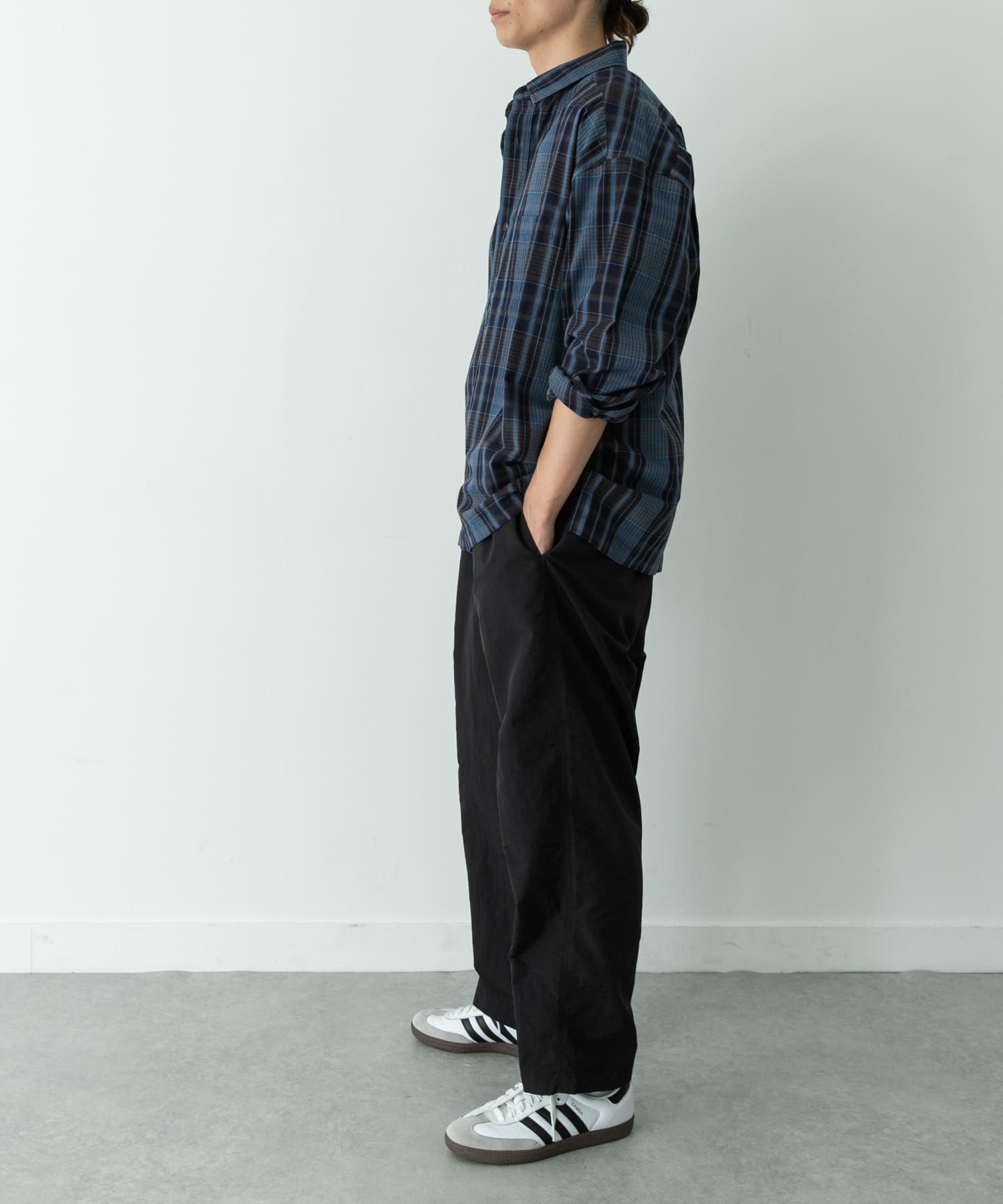 身長 : 179cm 体重 : 63kg 着用サイズ : L