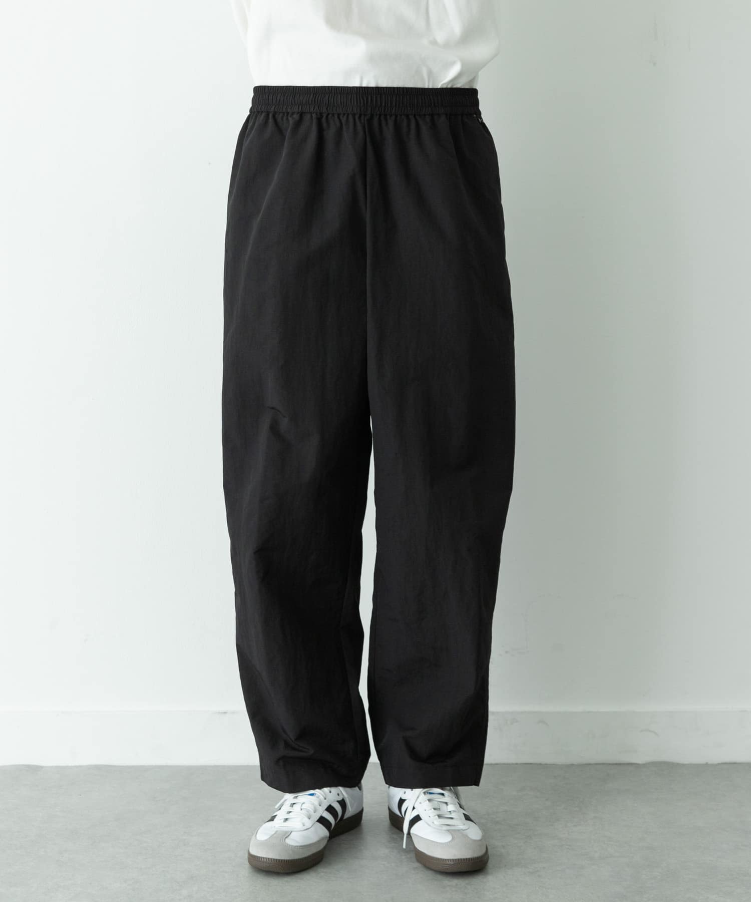 身長 : 179cm 体重 : 63kg 着用サイズ : L