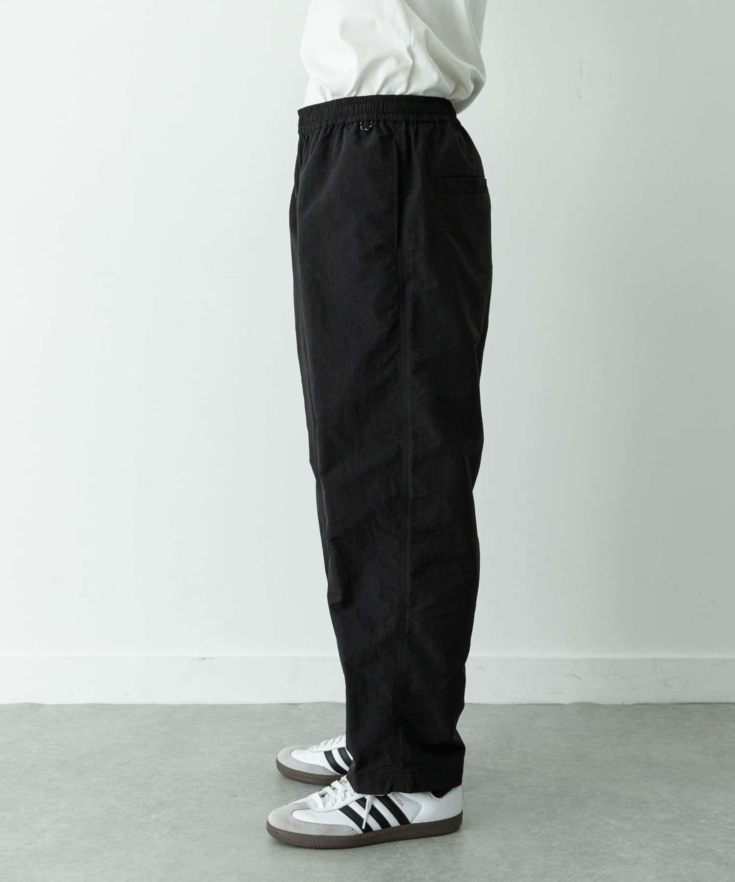 身長 : 179cm 体重 : 63kg 着用サイズ : L