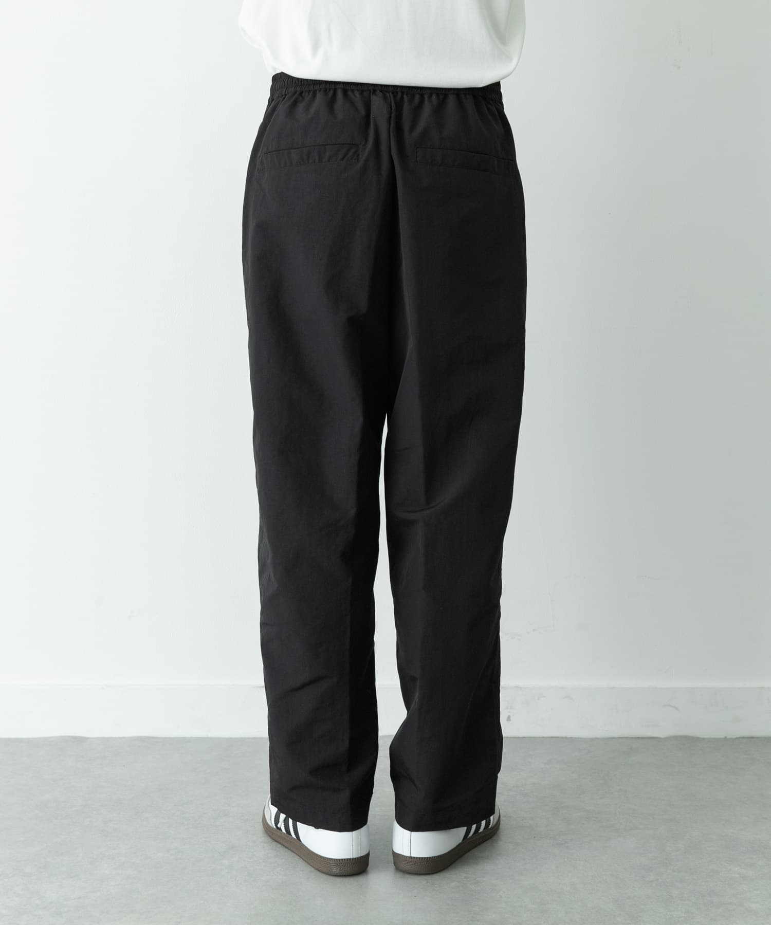 身長 : 179cm 体重 : 63kg 着用サイズ : L
