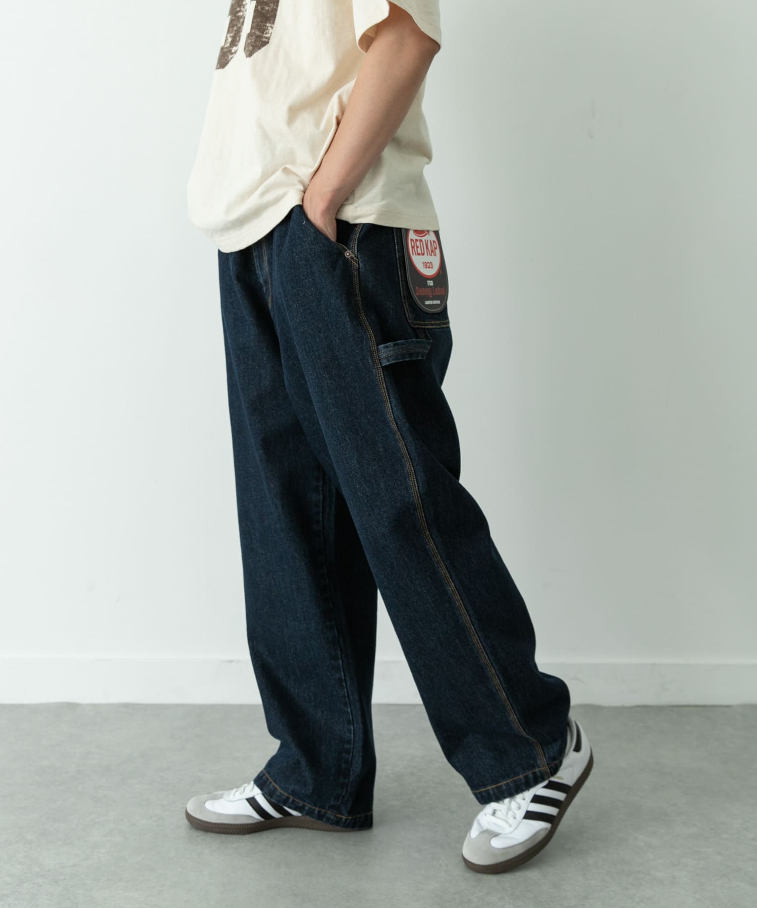 身長 : 179cm 体重 : 63kg 着用サイズ : L