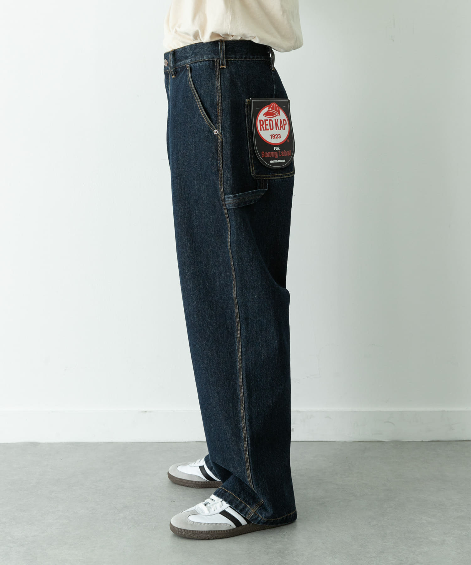 身長 : 179cm 体重 : 63kg 着用サイズ : L