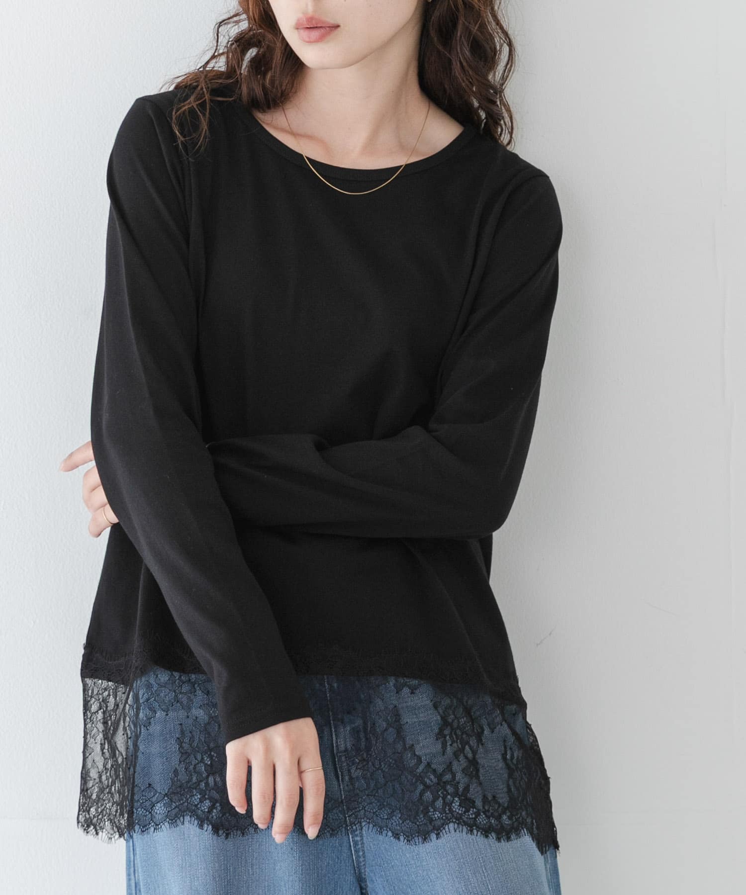 『WEB限定』ルーズフィットレースヘムロングTシャツ