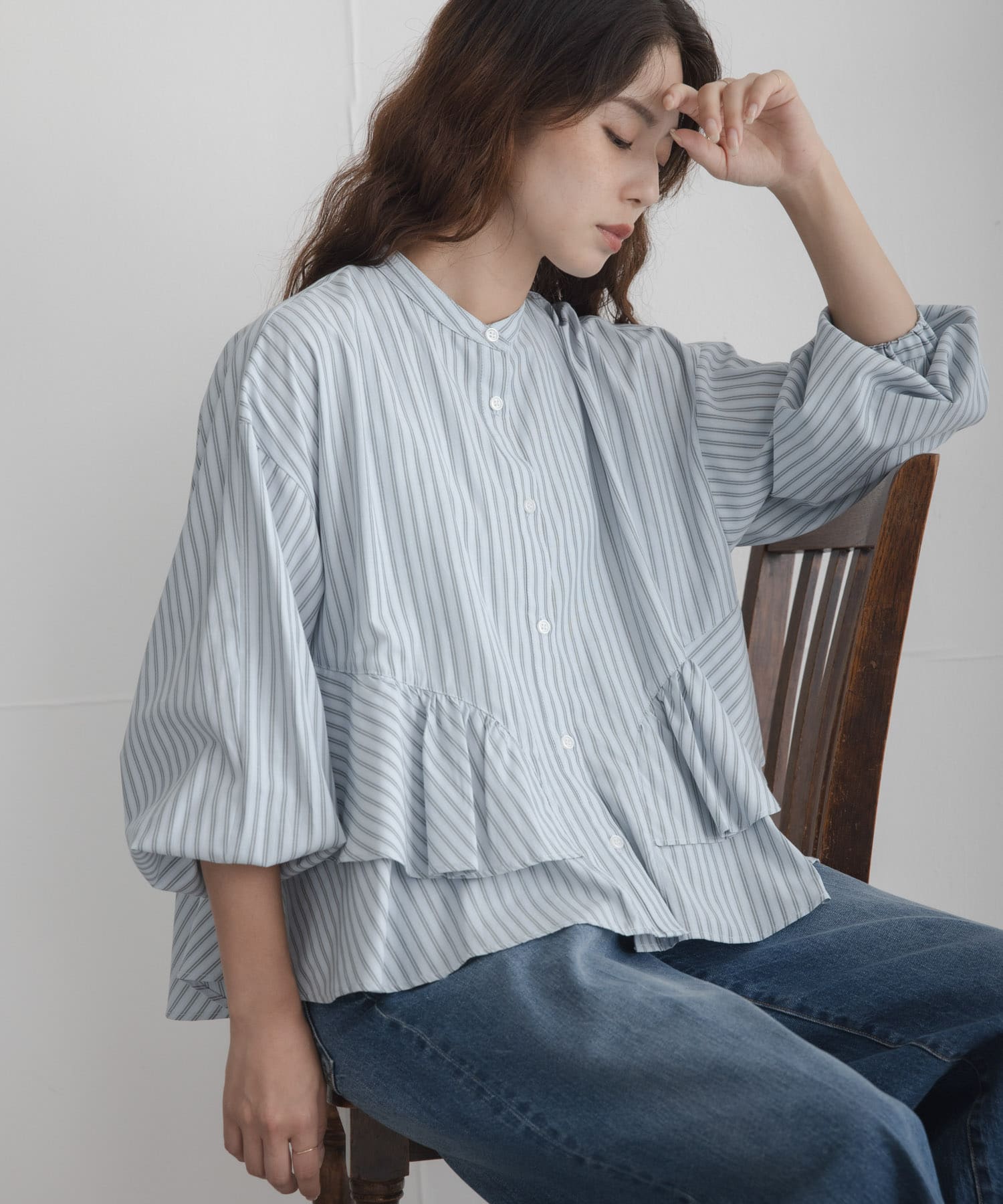 WEB限定』バンドカラーフリルストライプシャツ(Free BLU X GRY