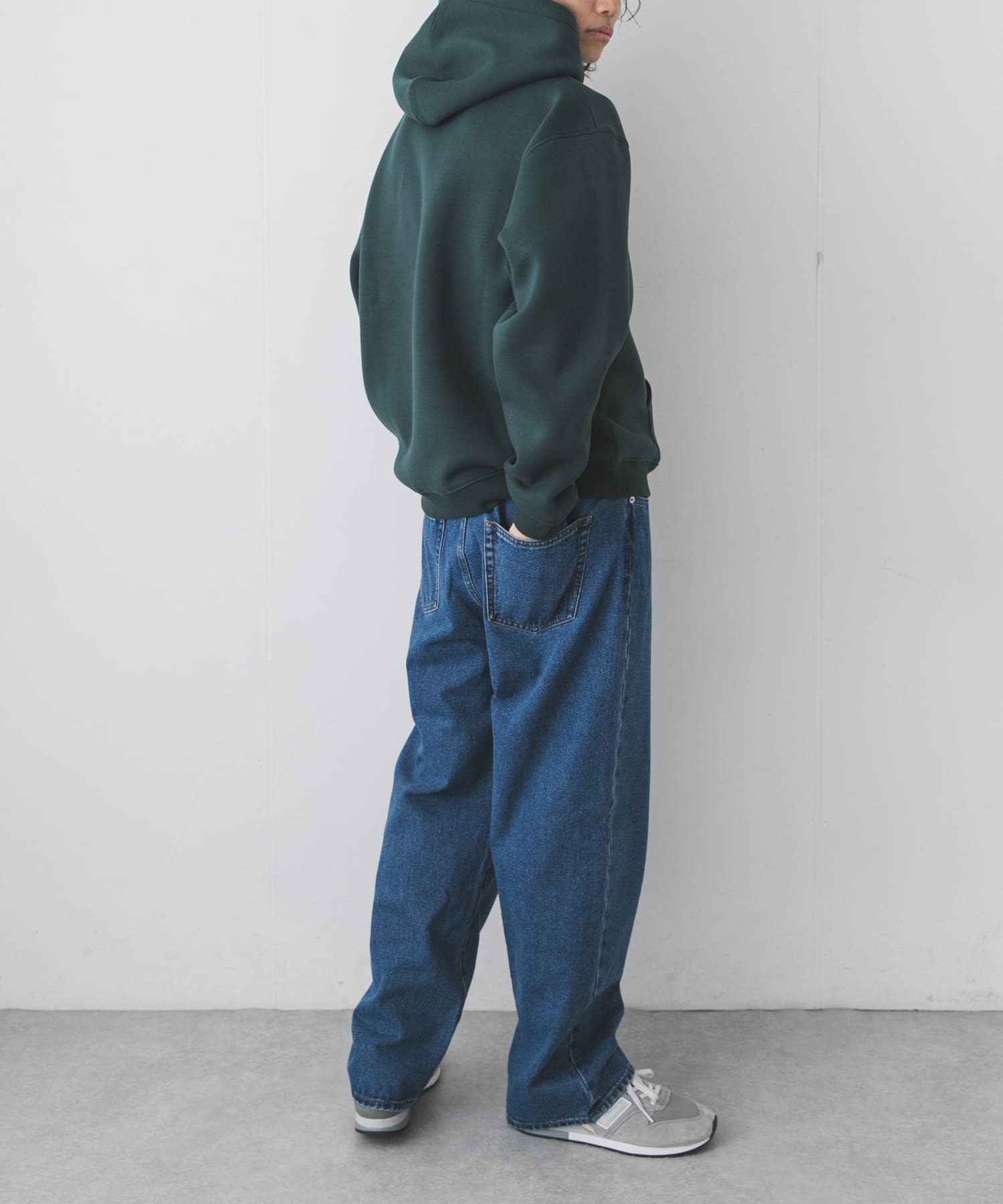 身長：179cm 体重：63kg サイズ：L