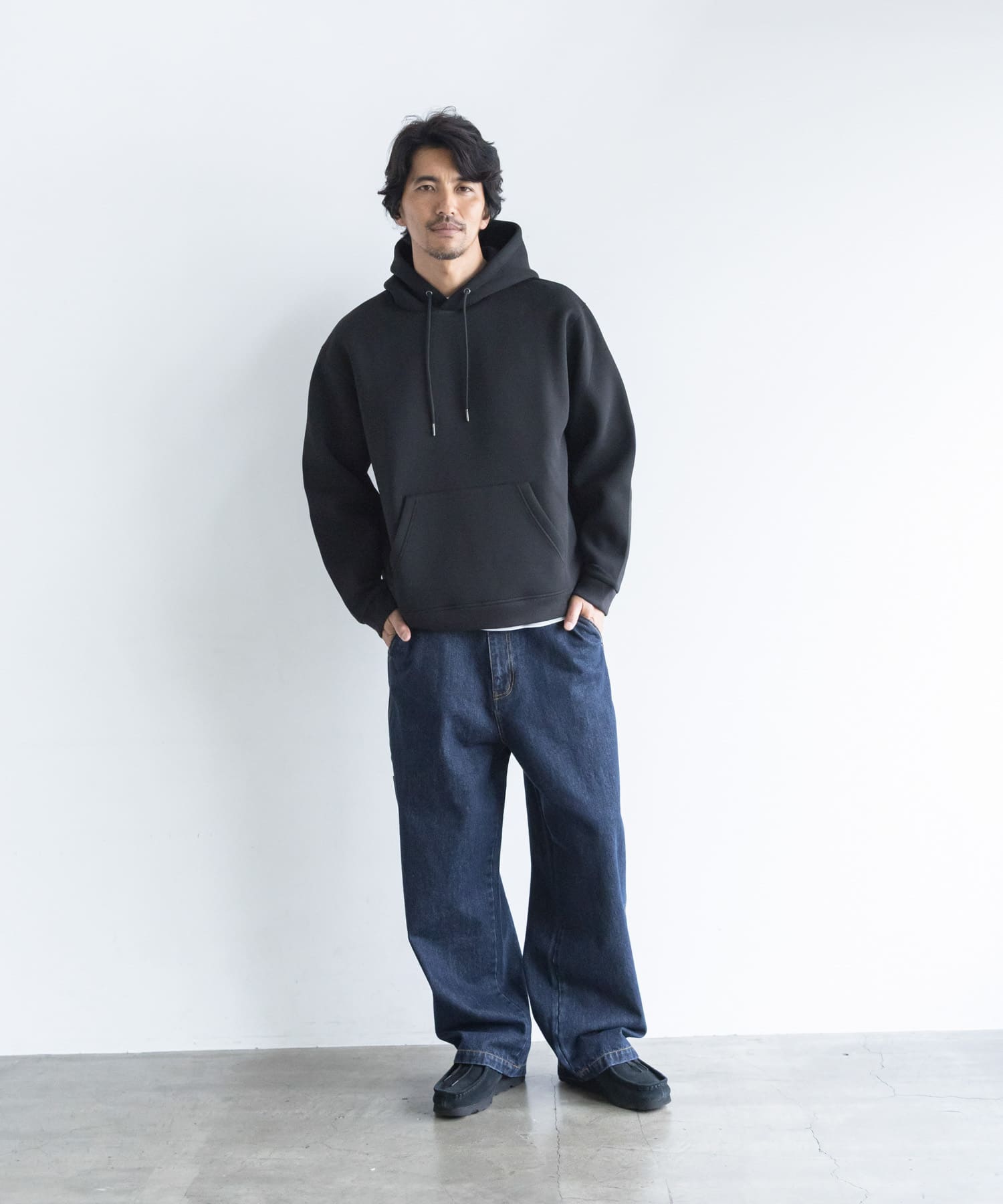 ブラック
